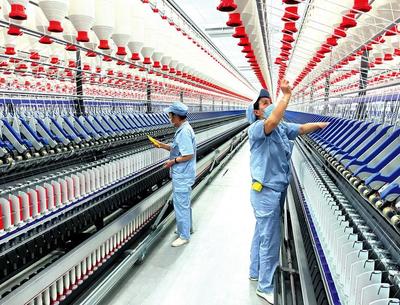 奮進的春天丨陜西帛宇紡織生產(chǎn)經(jīng)營跑出&ldquo;加速度&rdquo;:滿負荷生產(chǎn) 訂單排到5月